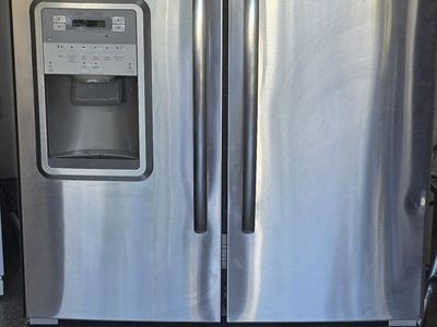 25 cf Whirlpool French Door Refrigerator