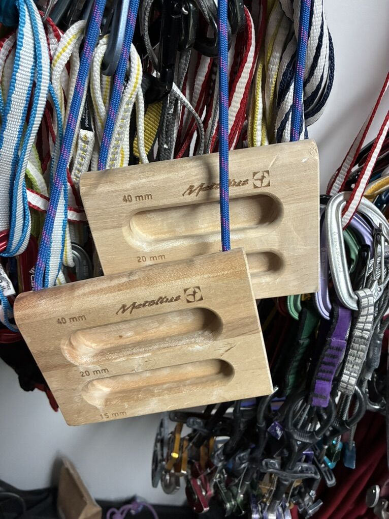 Metolious wooden Rock Rings