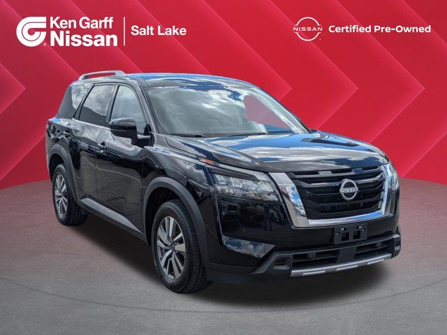 2025 Nissan Pathfinder SL