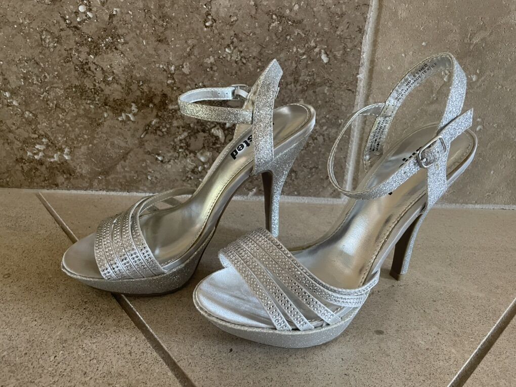 Silver Unlisted By Kenneth Cole Heels Rhinestones