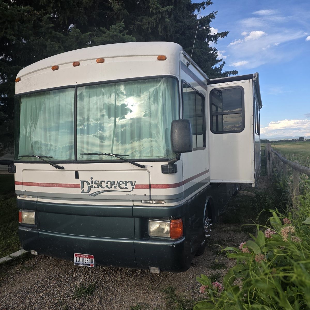1998 Fleetwood Discovery Motorhome