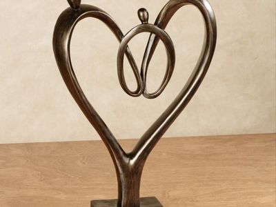 Heartfelt Family Sculpture