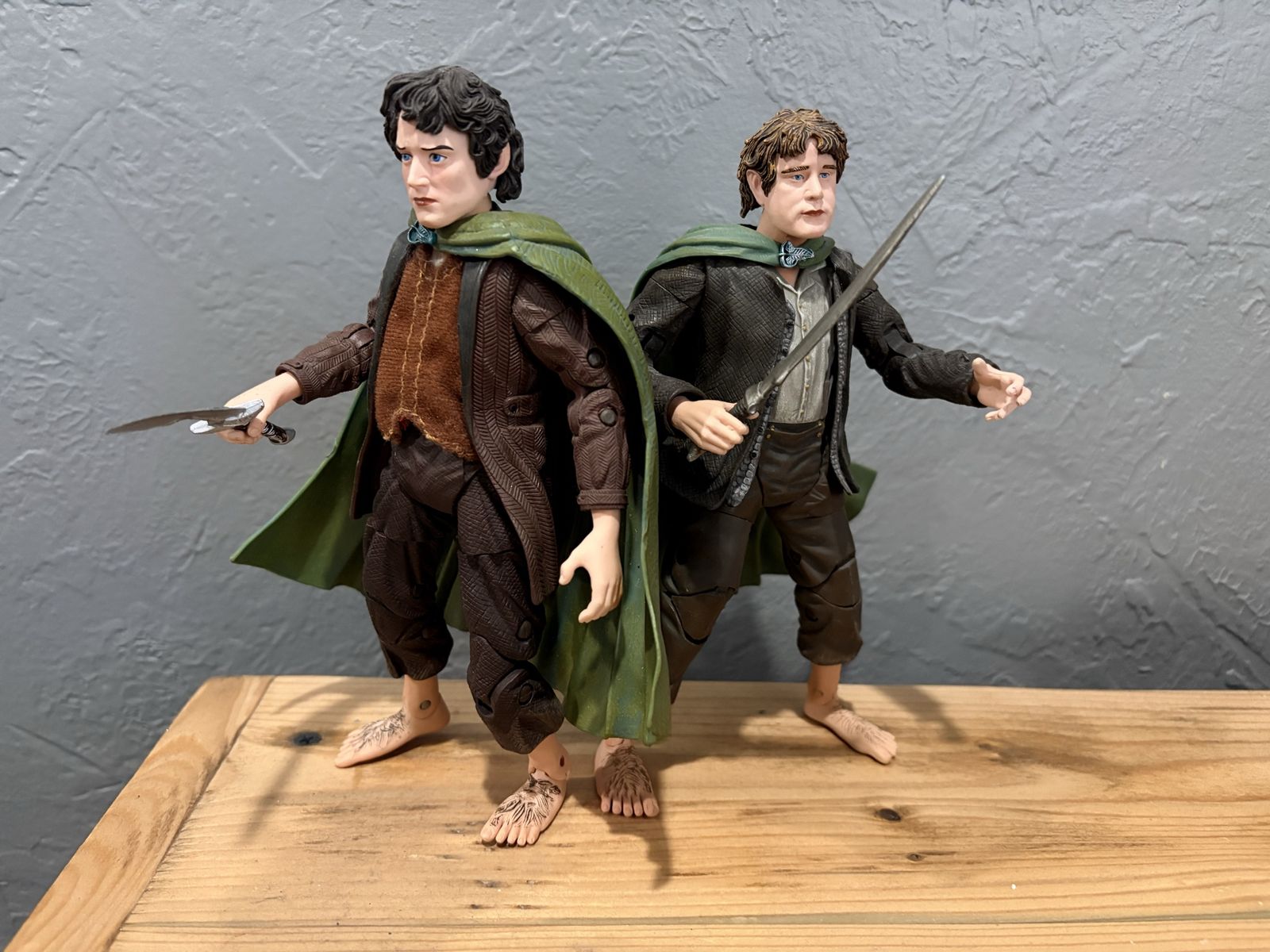 Lord of the Rings figures Frodo Baggins and Samwise Gamgee 8”