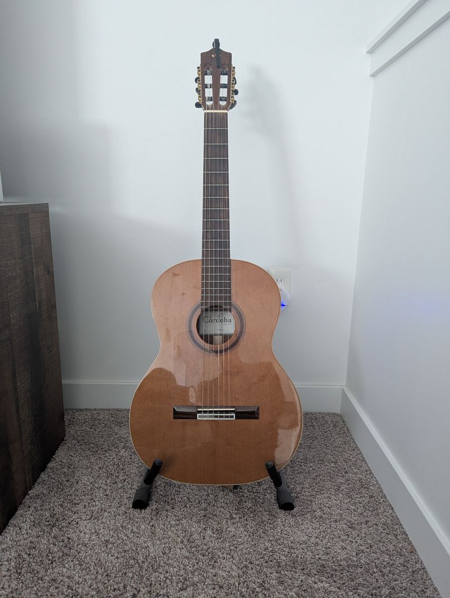 Cordoba Iberia series F7 Paco flemanco guitar 