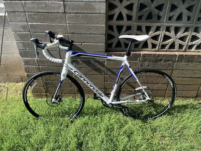 2015 Cannondale Synapse Road Bike - 58 cm Frame