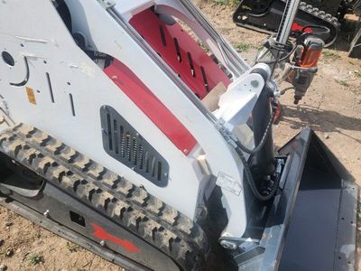 new mini skid steer with Briggs and Stratton engine
