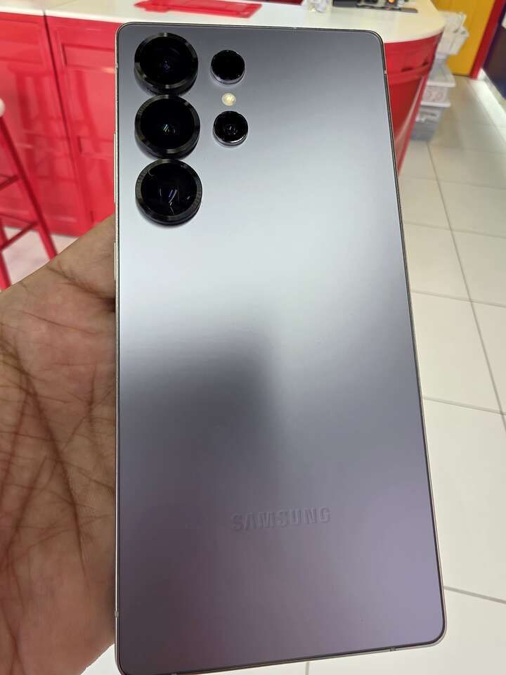 Samsung galaxy S25 Ultra 256 GB AT&T, Cricket and Pure Talk