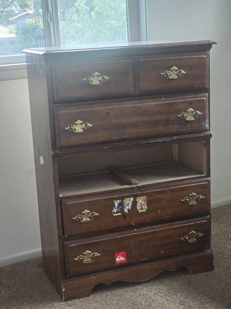 FREE Used Wooden 5-Drawer Dresser/Chest of Drawers