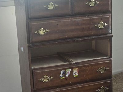 FREE Used Wooden 5-Drawer Dresser/Chest of Drawers