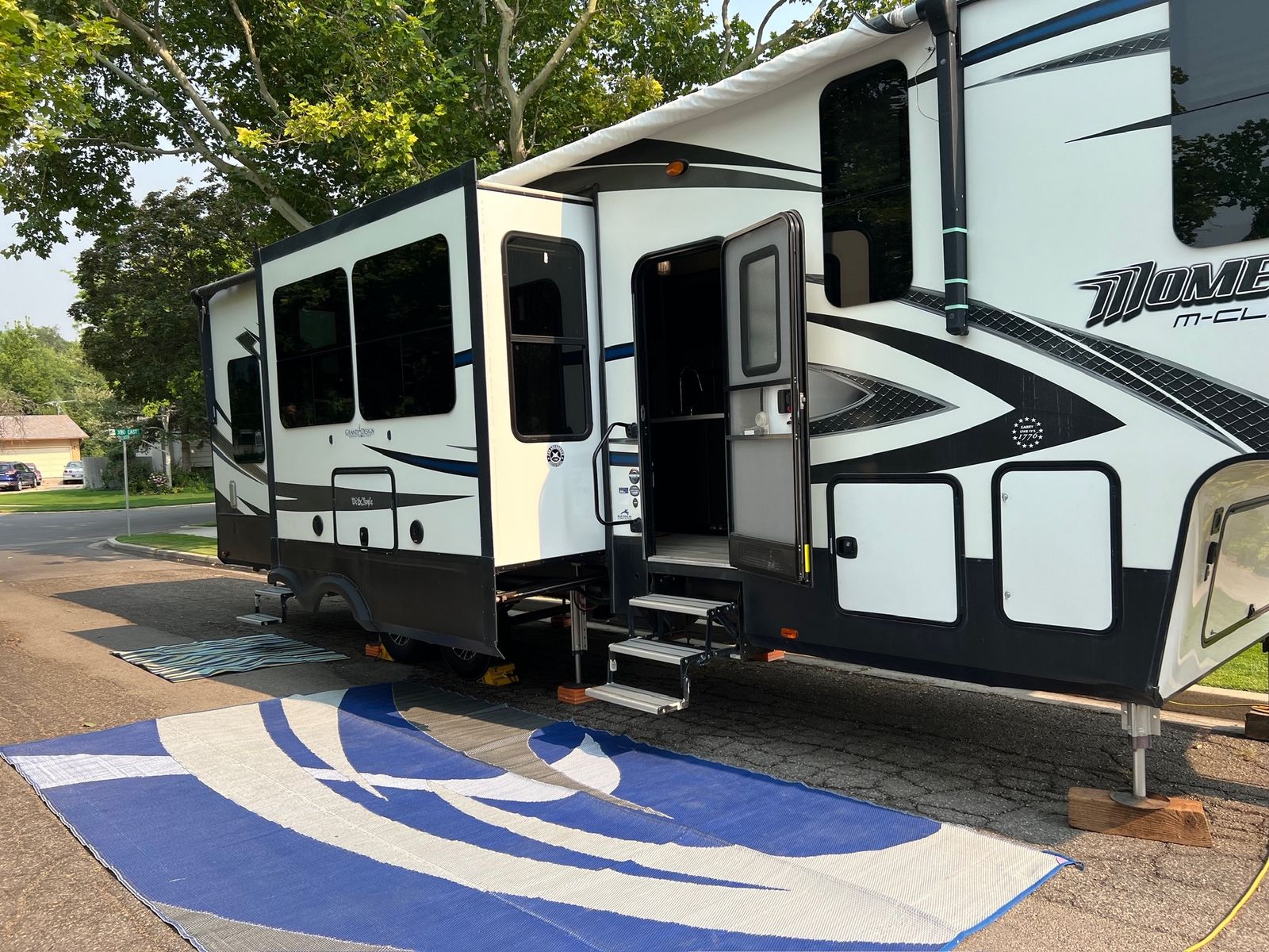 350 Grand Design Momentum Toy Hauler