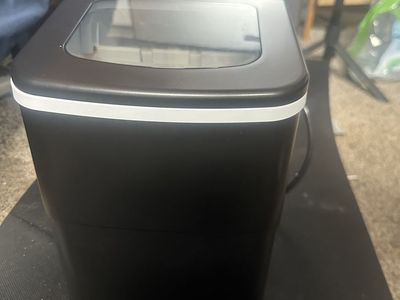 26 lb. Portable countertop ice 🧊maker