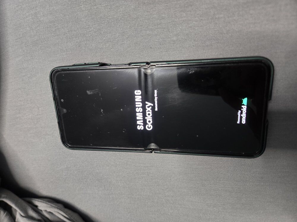 Samsung Galaxy Z-Flip 5 Graphite color T-Mobile