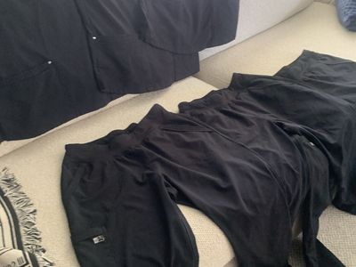 ES Black Medical Scrubs Set - Medium Top & Bottom