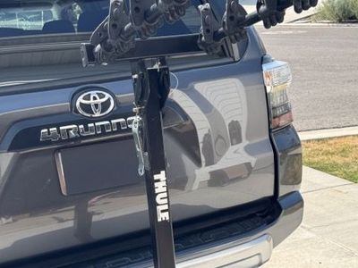 Thule 4-Bike Hanging Hitch Rack with Lock and Key