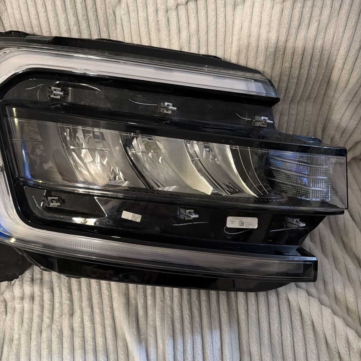 2024 Ford Expedition Right Headlight Led Chrome Oe