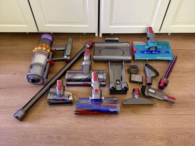 Like New Dyson V15s Detect Submarine, All Accessories Included.