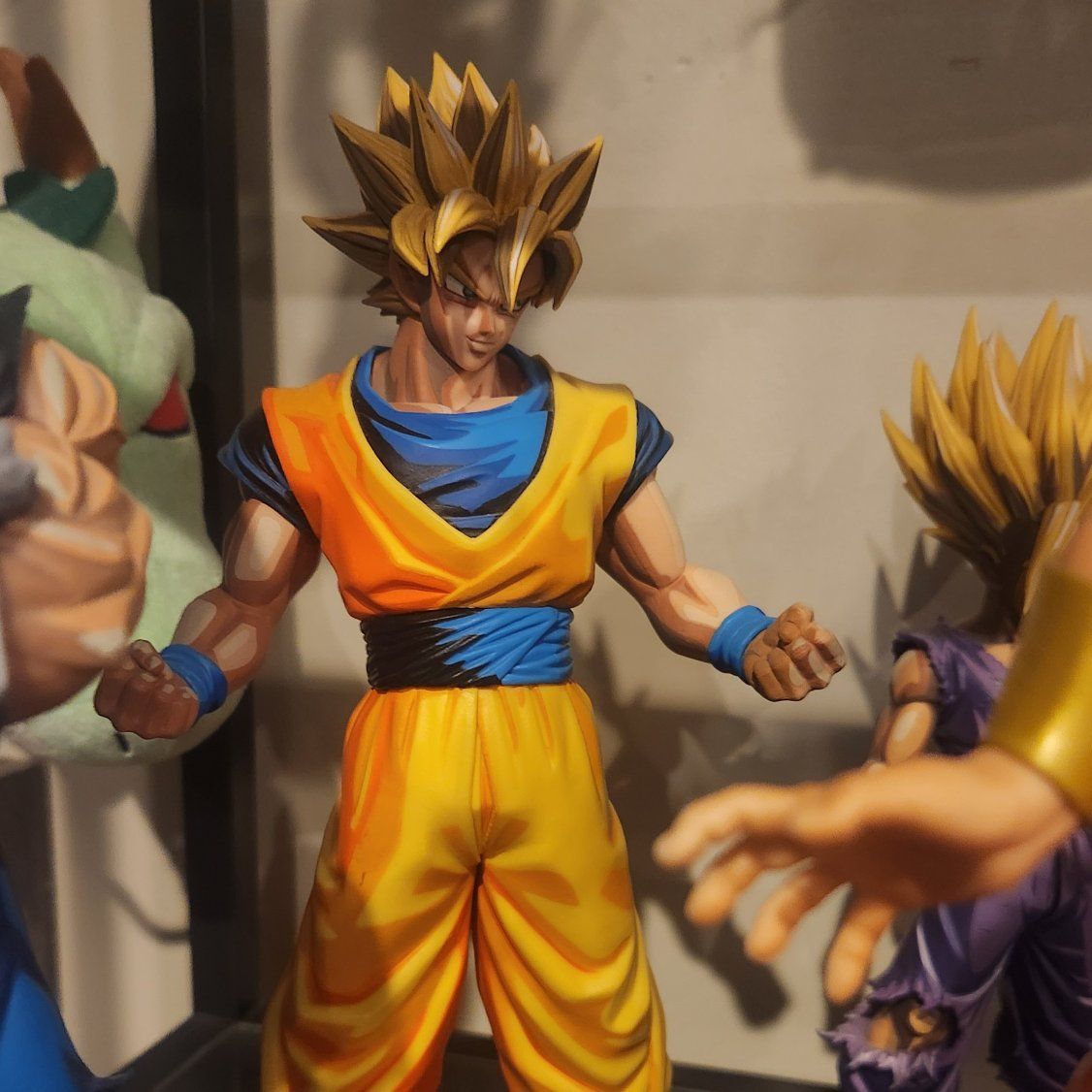 Super Saiyan Goku Manga Dimensions Figure
