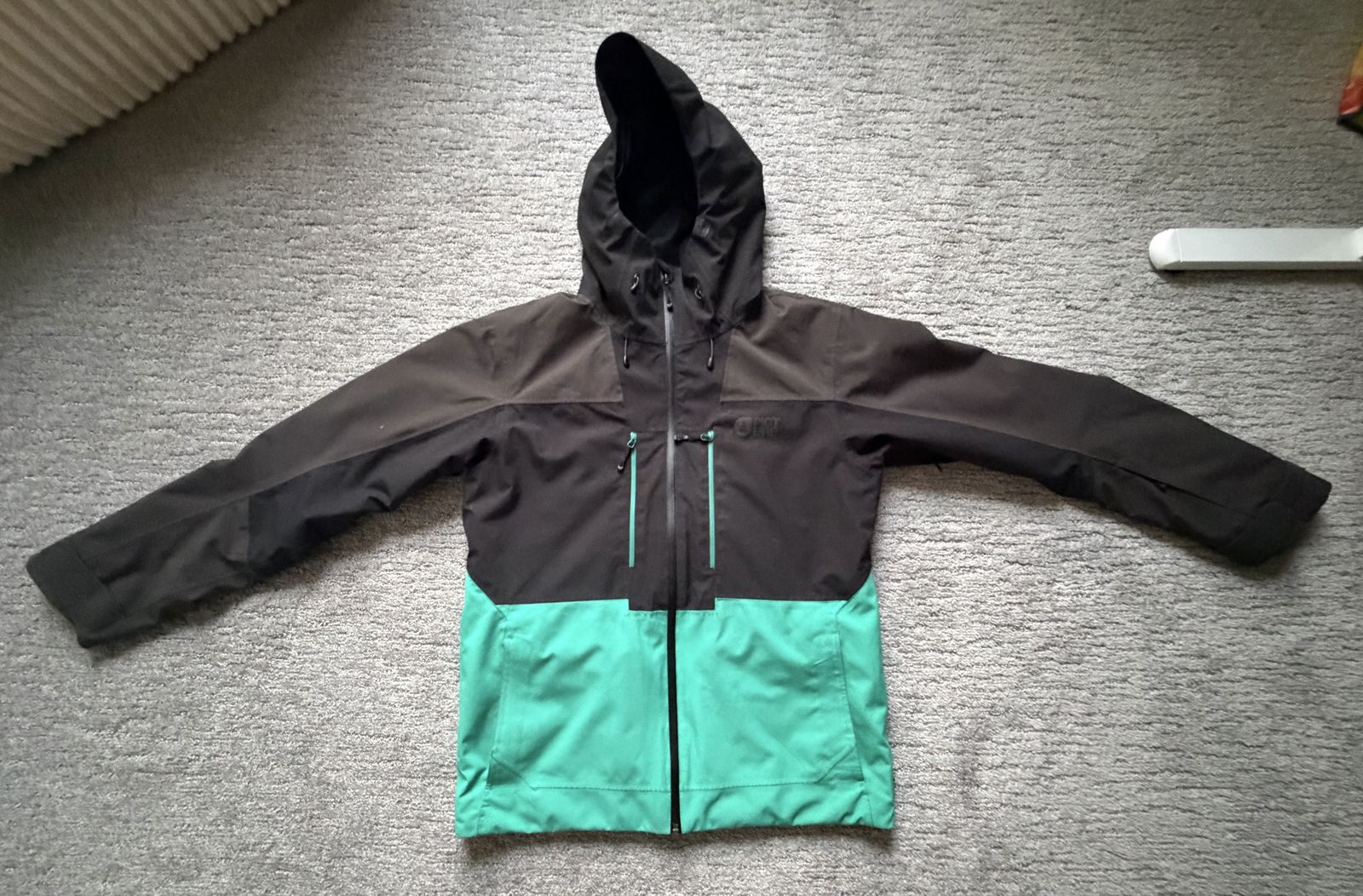 Mens Small Ski Snowboard Jacket 20K Waterproof