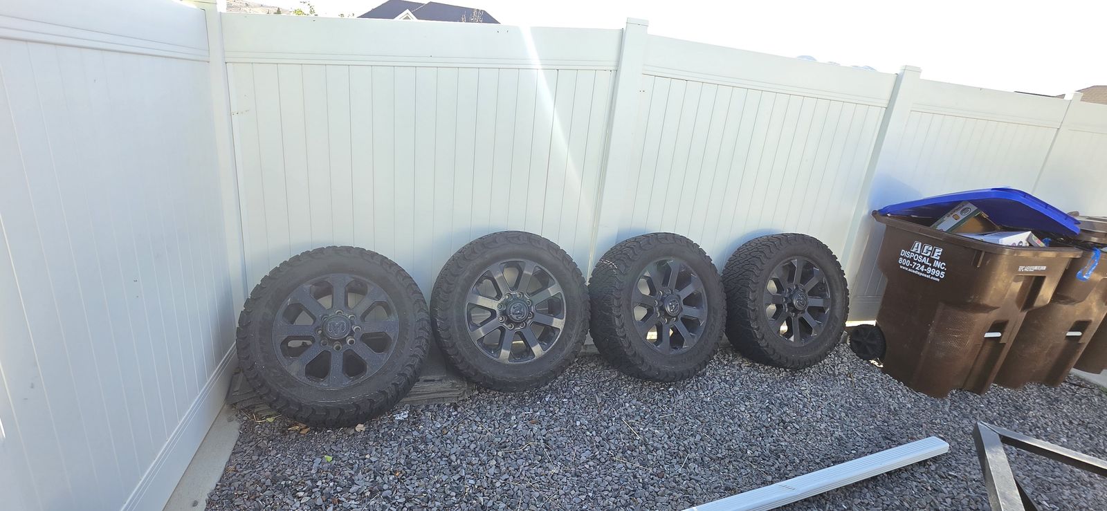 Ram 2500 BFG KO3 305/55R20