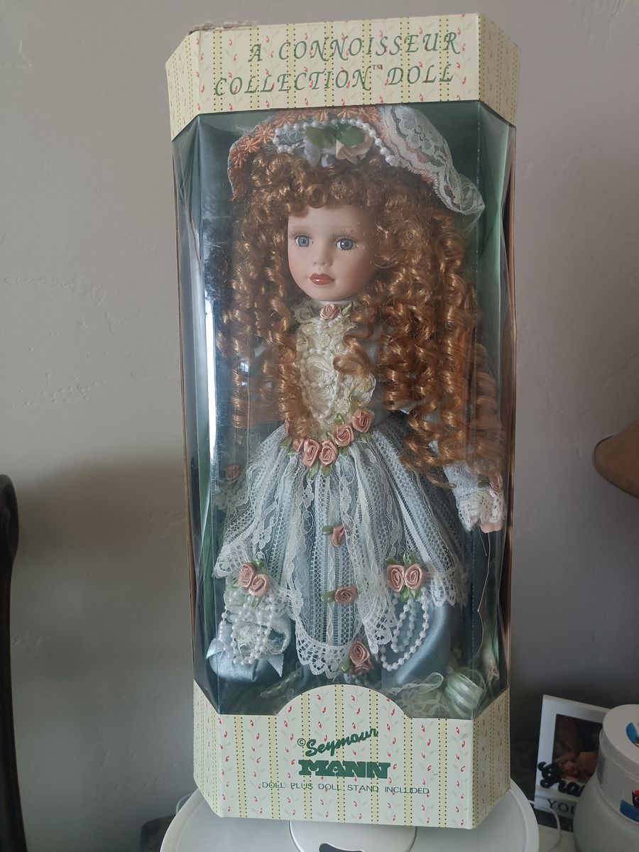 Seymour Mann/Connoisseur Doll