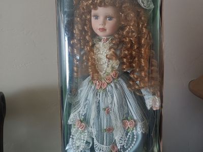 Seymour Mann/Connoisseur Doll