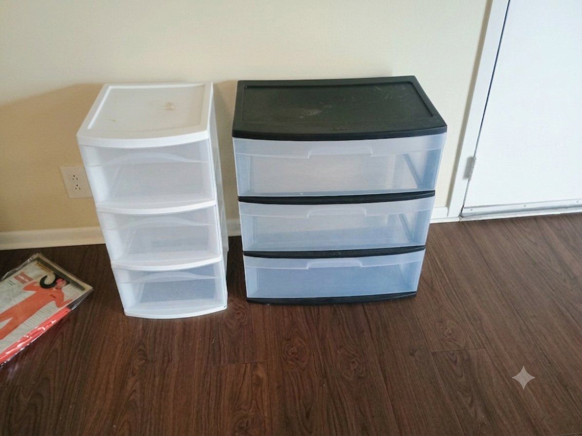 Storage containers
