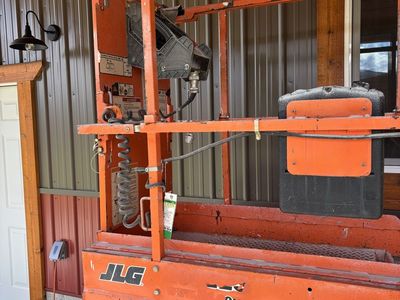 2016 JLG scissor lift 2032ES