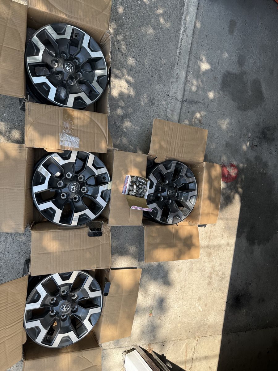 Toyota Tacoma 16" OEM Wheels (Tacoma and 4Runners with 6×139.7 bolt pattern)