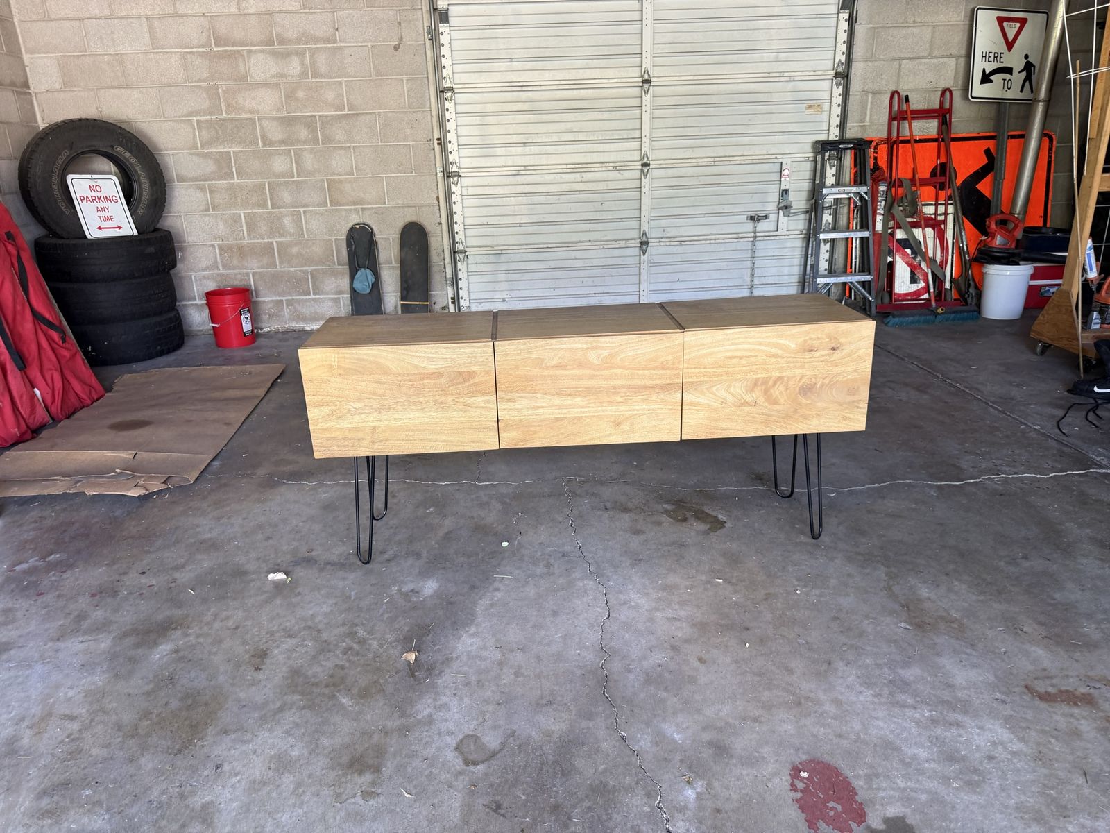 Entertainment center