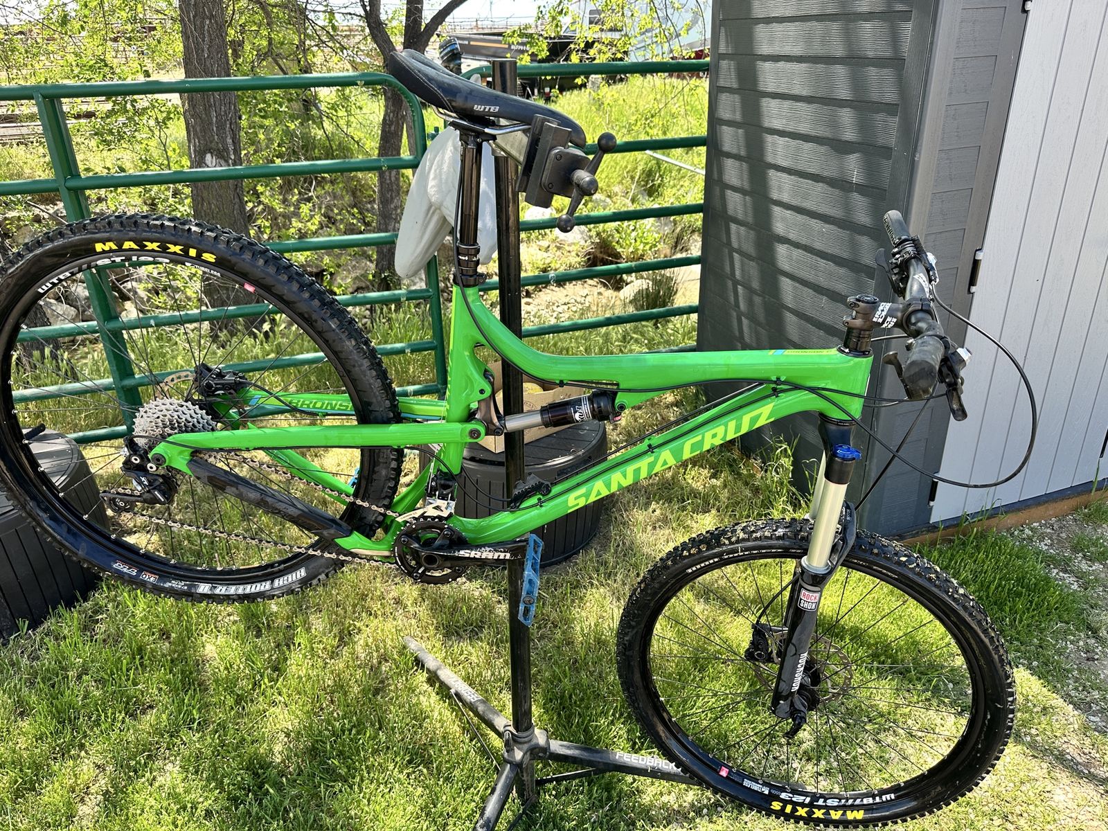 2014 SANTA CRUZ Bronson C, Men's MTN Bike, Medium, Lime Grn Carbon Fiber Frame