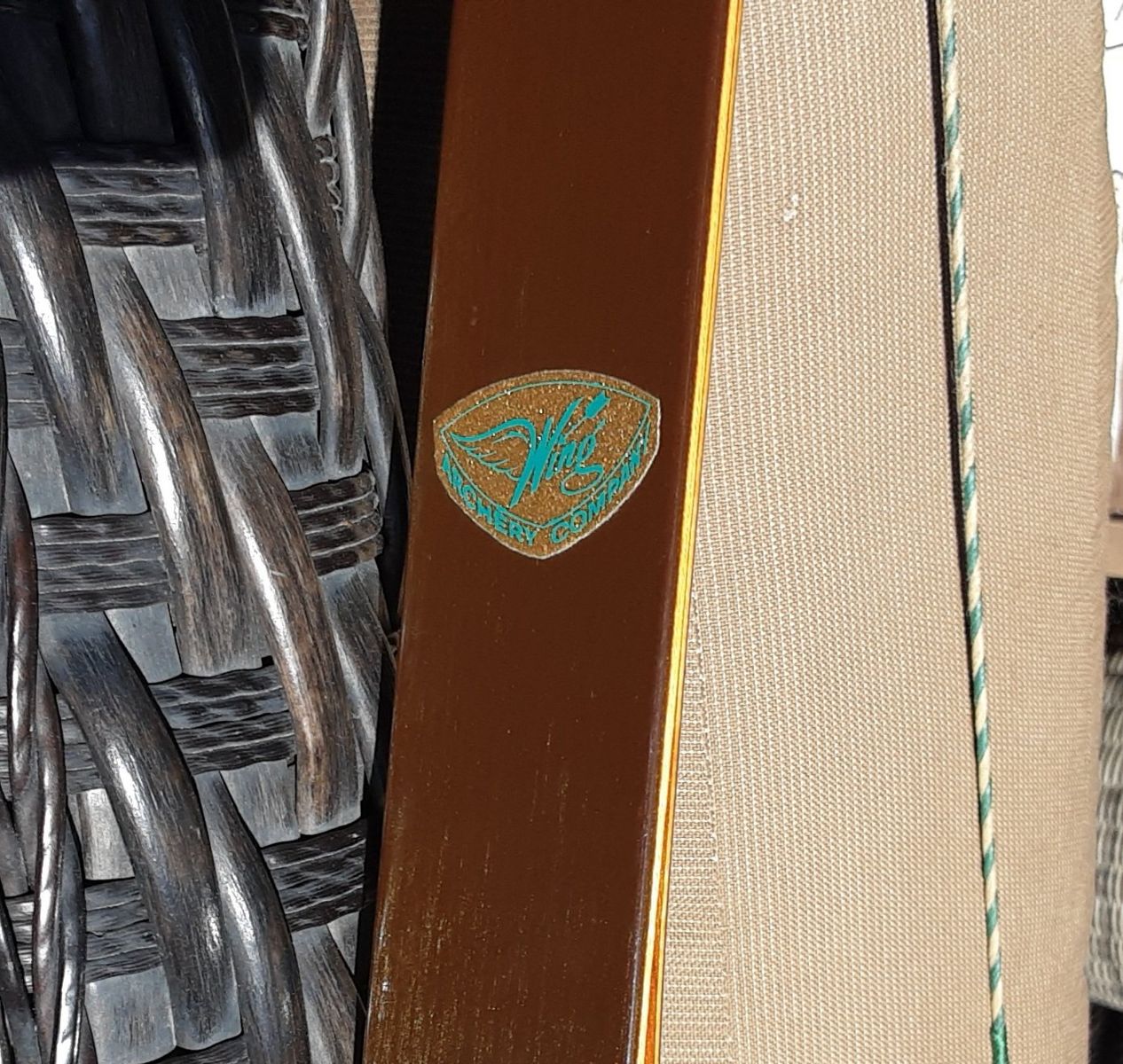 Vintage WING "  Red Wing Hunter" Recurve Bow