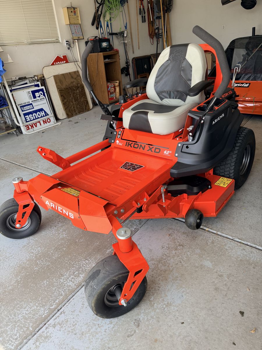 Ariens IKON XD 42 Zero Turn Mower