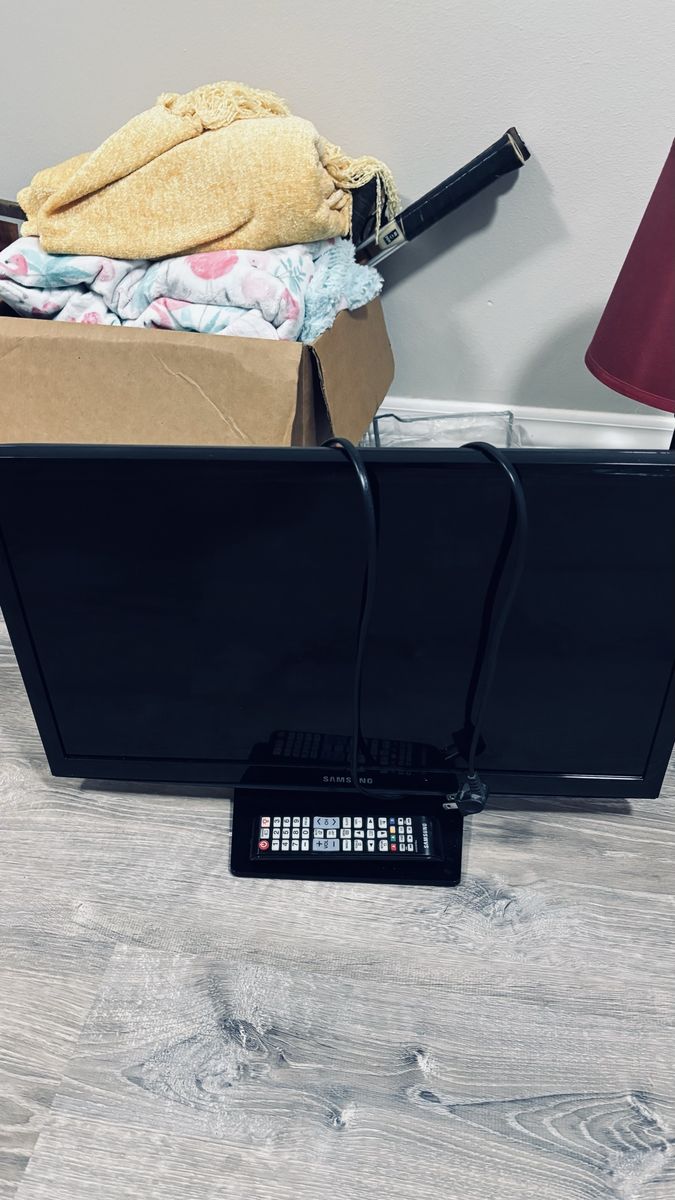 Two Samsung 24 Inch Tvs One Smart