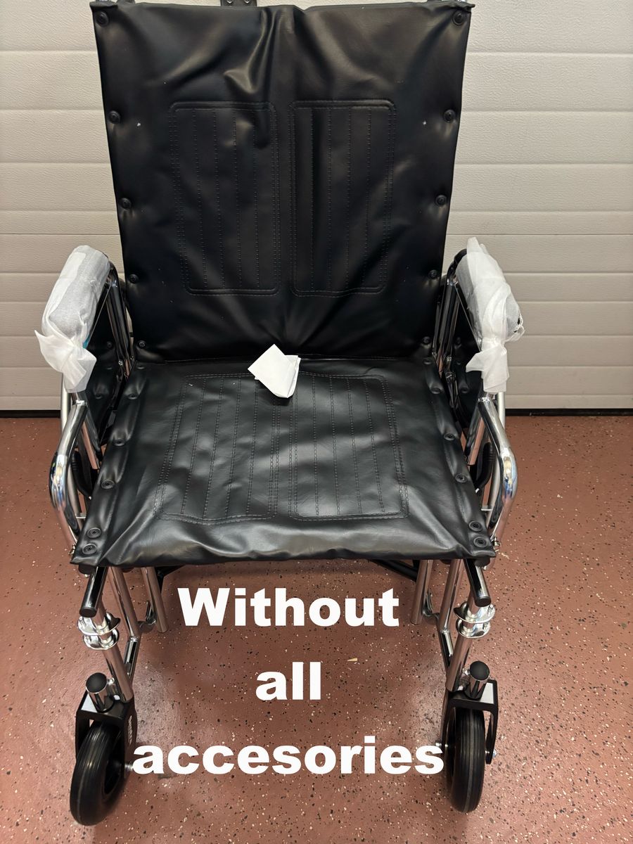 BARIATRIC Drive Medical Sentra Heavy-Duty Reclining Wheelchair with Desk Arms (BRAND NEW)
