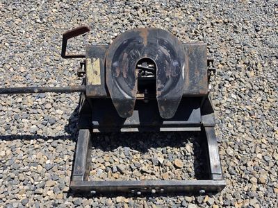lil rocker 5th Wheel Trailer Hitch Assembly with slider base