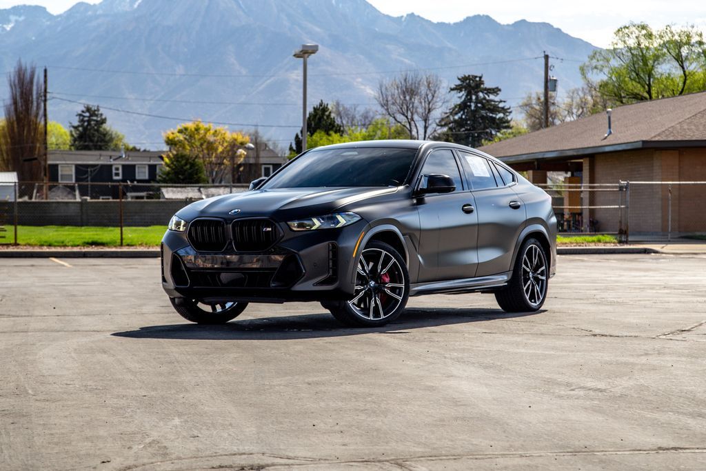 2024 BMW X6 M60i