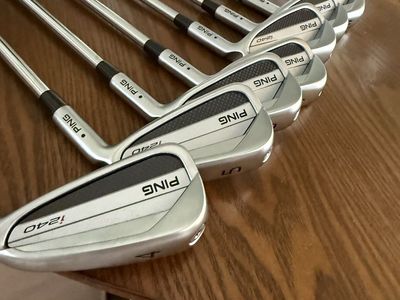 New Ping i240 Iron Set 4-W Black Dot