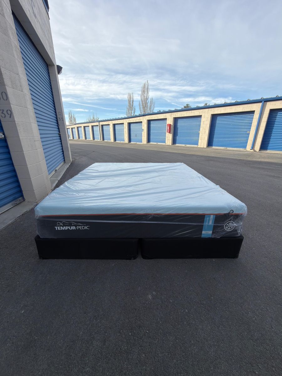 Tempurpedic Luxebreeze Firm King Size Mattress
