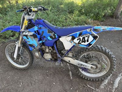 2000 Yamaha YZ250 Dirt Bike - 2-Stroke, Fresh Top End, Blue Camo Graphics