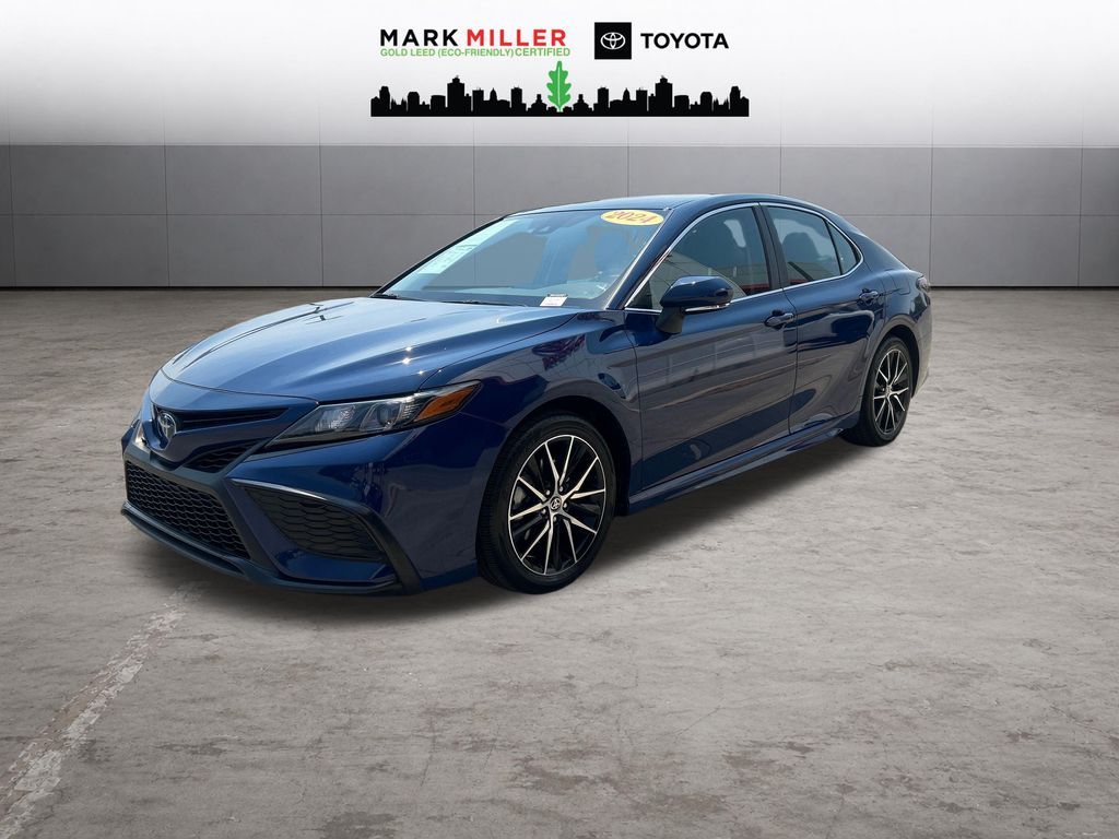2024 Toyota Camry Hybrid SE