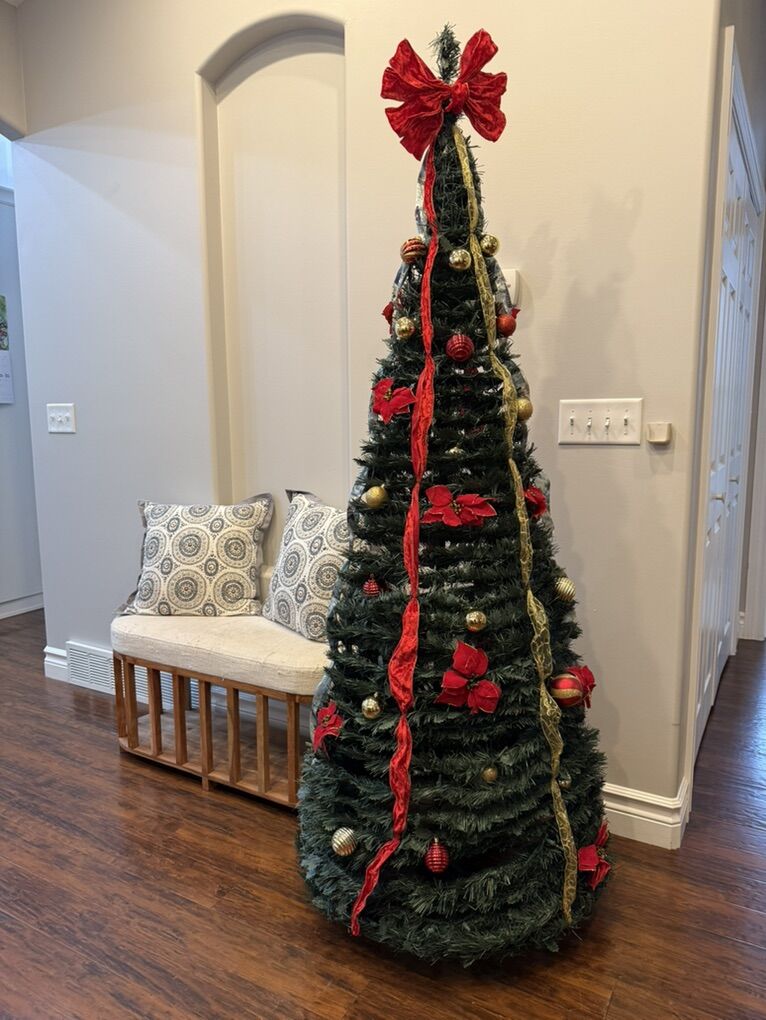 Thomas Kinkade Pull Up Christmas Tree