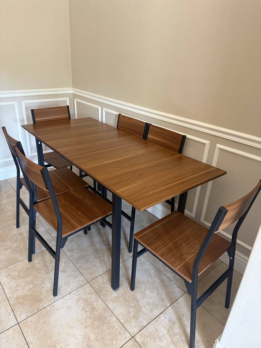 Dining table with 6 chairs