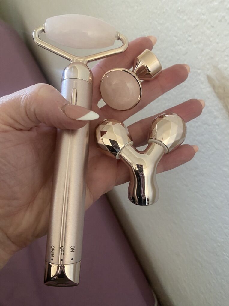 Rose Quartz Facial rollers W/ Batteries