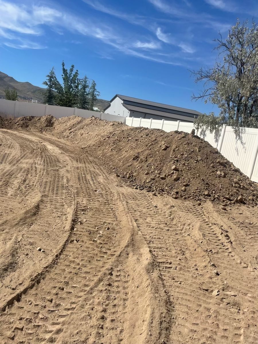Free Fill Dirt with Free Delivery in and around Herriman Utah,