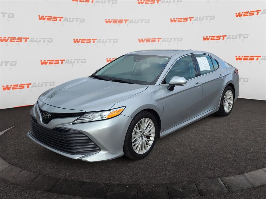2019 TOYOTA CAMRY XLE