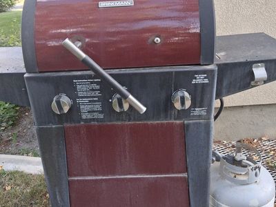 Brinkmann Gas Grill - 3 Burner Propane BBQ with Side Tables (Tank Included)