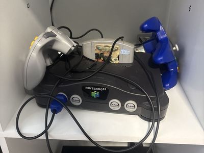 Nintendo 64 N64 Console with Controllers & Games