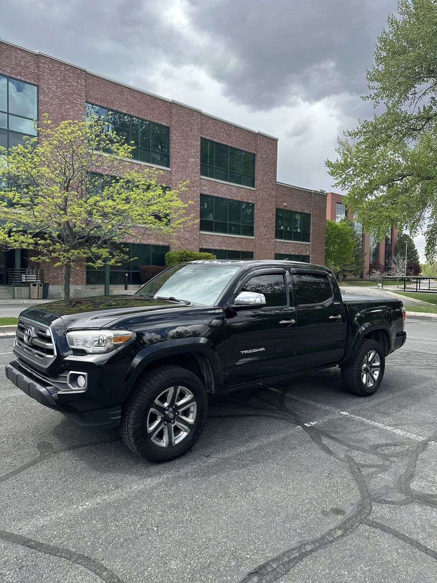 2017 Toyota Tacoma Limited