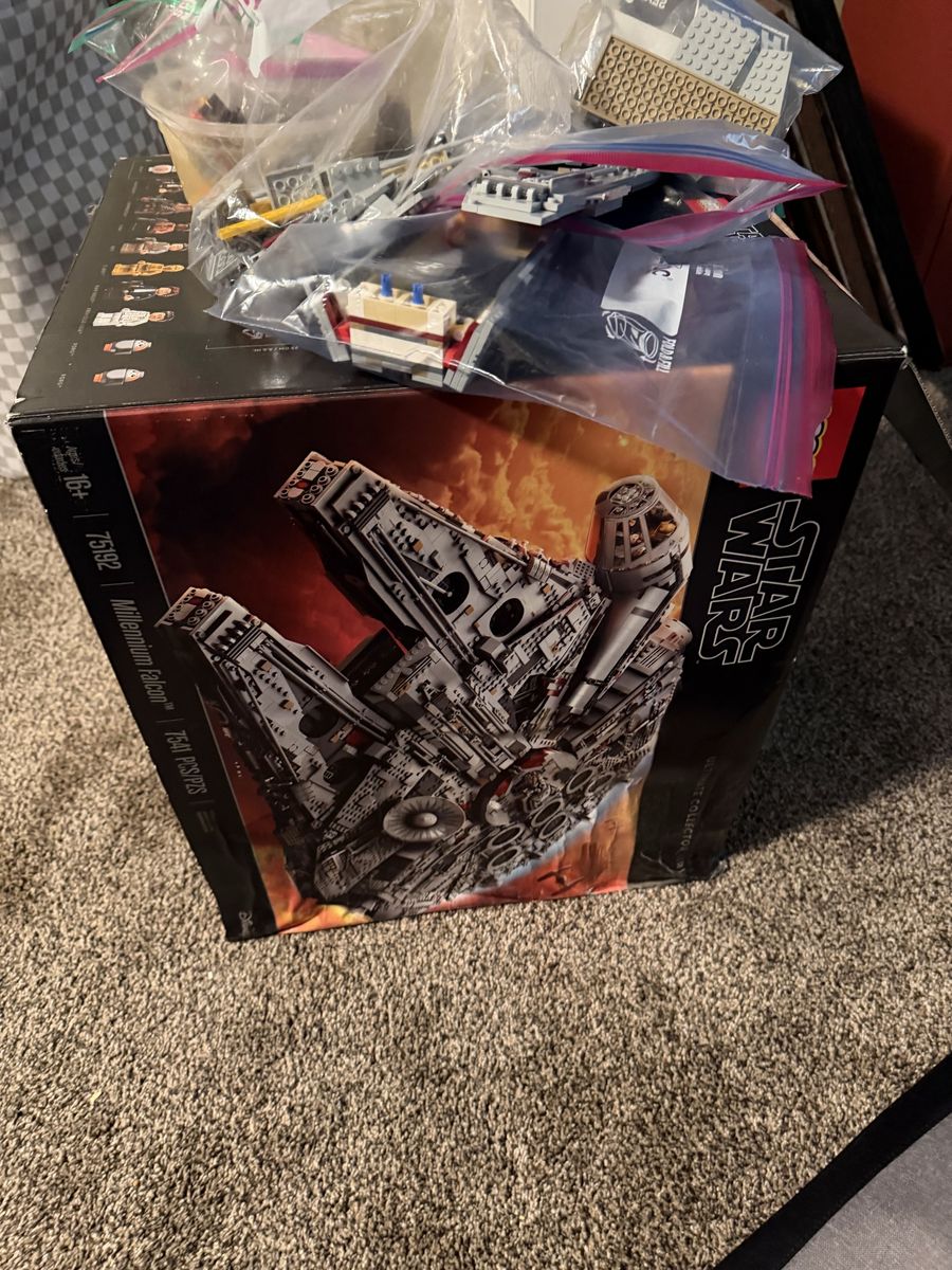 Meleniom Falcon Star Wars Lego
