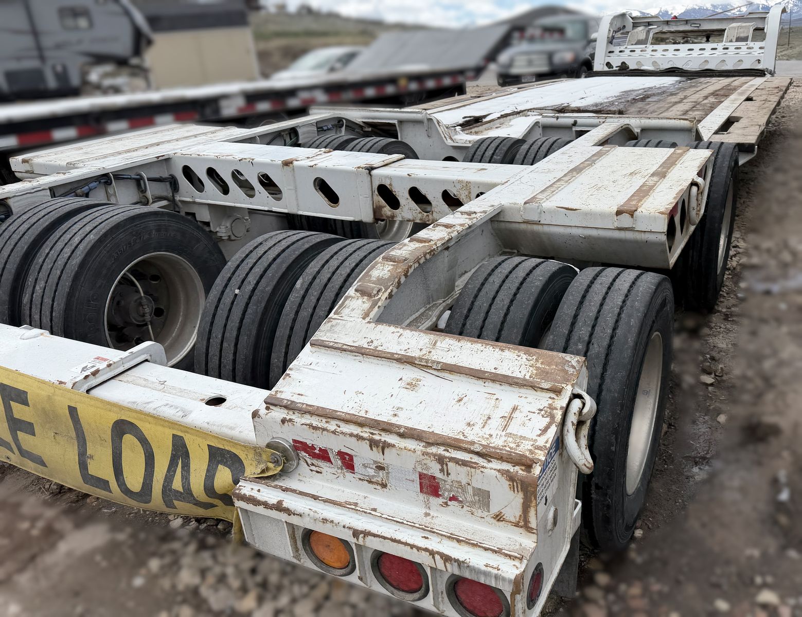 2024 RGN Lowboy Trailer XL Specialized XL 90 MGX Expandable Trailer, Removable Mechanical Gooseneck